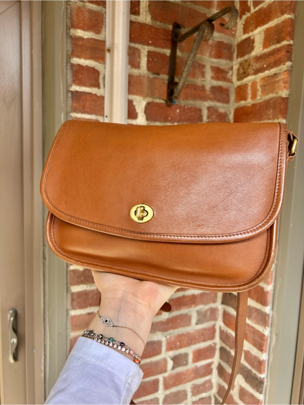 Vintage coach city bag style 9790 british tan crossbody turnlock retro y2k purse